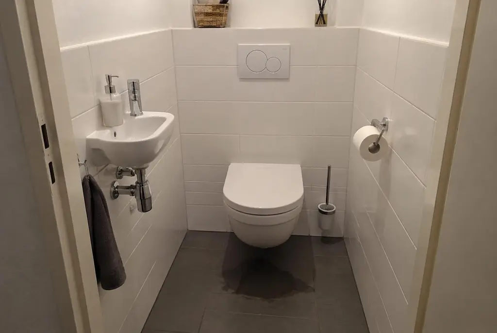 Lekdetectie Kampen – natte vloer bij een toilet